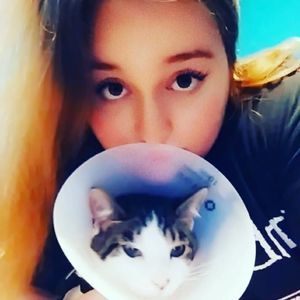 Meet your Posher, Chrissy